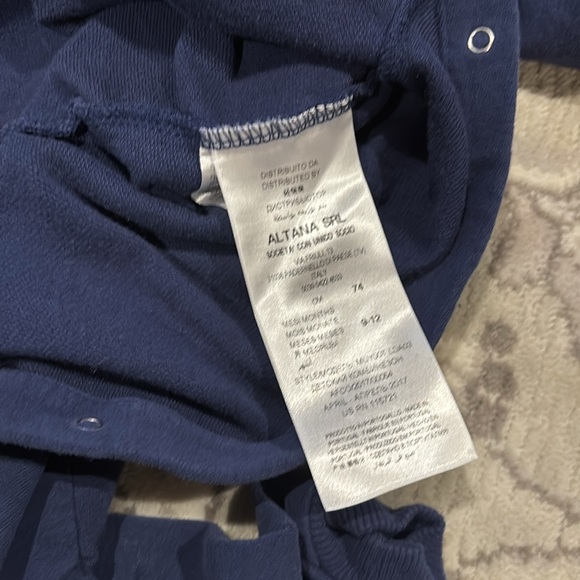 😍Moschino onesie bundle😍 - Picture 4 of 4